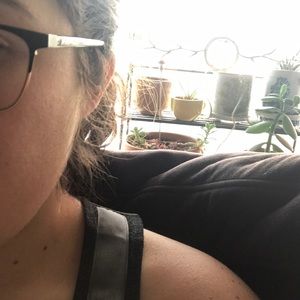 Meet your Posher, Elizabeth